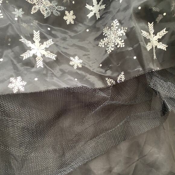 Unique Vintage BlackTulle Skirt with Snowflakes Silver Print - Size Large 10/12 - Picture 6 of 7
